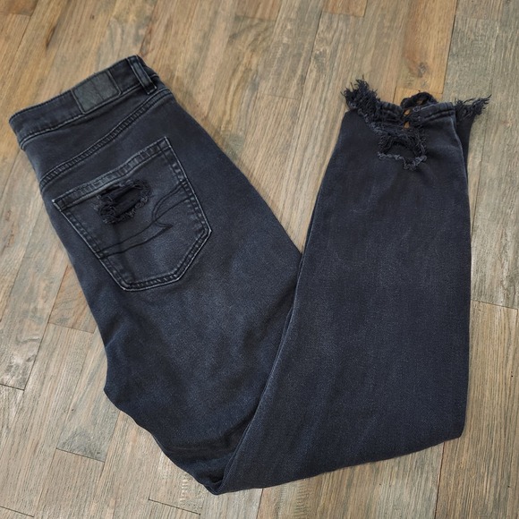 American Eagle AE Strigid Womens Destroyed Ripped Mom Jeans Size 8 Black Denim - Picture 1 of 13